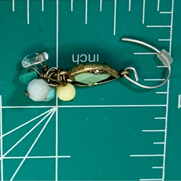 Dainty faceted turquoise and bead cluster teardrop earrings - Picture 2 of 7